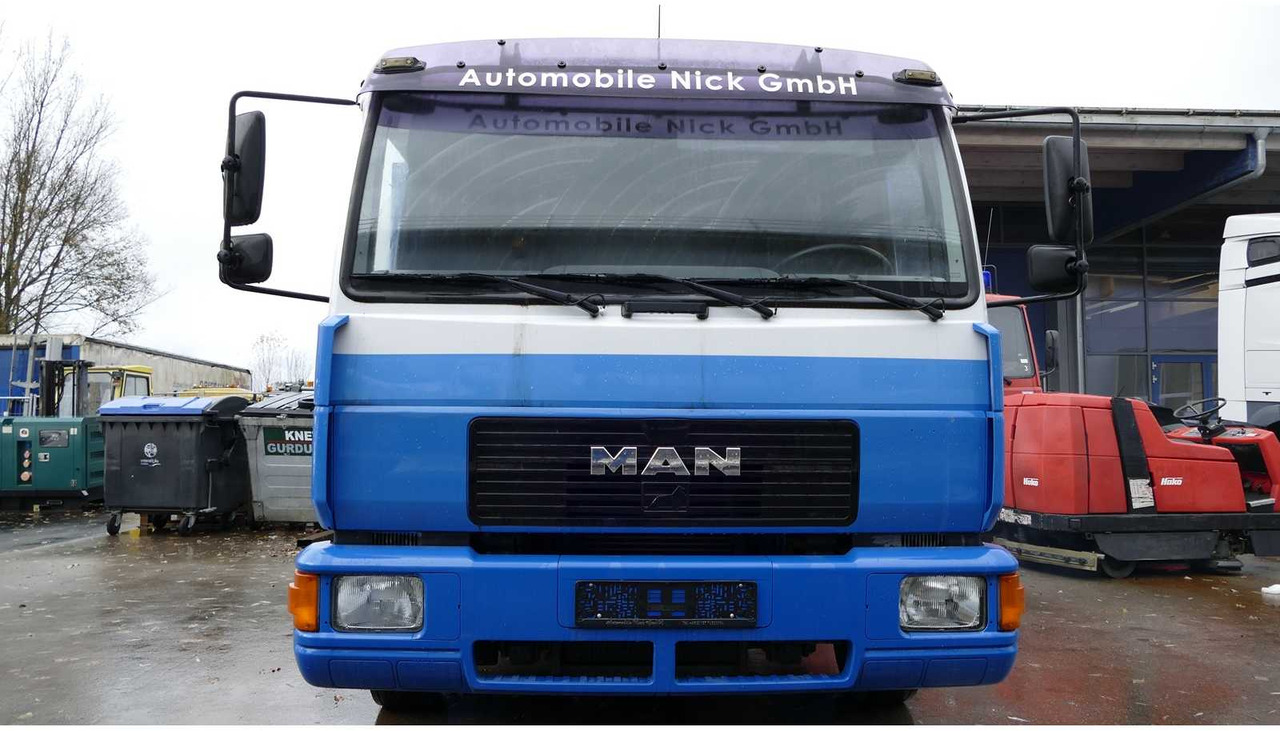 MAN - L 2000 TOW TRUCK - FLATBED - MACHINE TRANSPORTER - 1999 - TRUCKS - Lastebil: bilde 3 MAN - L 2000 TOW TRUCK - FLATBED - MACHINE TRANSPORTER - 1999 - TRUCKS - Lastebil: bilde 3