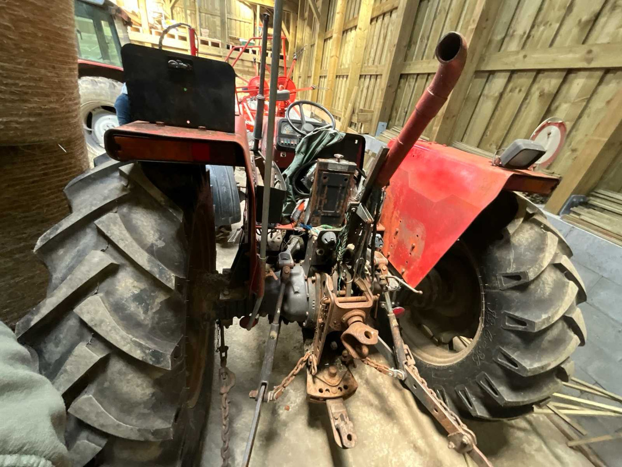 Massey-Ferguson 1986 MASSEY-FERGUSON 355 4WD AGRICULTURAL TRACTOR - Traktor: bilde 4 Massey-Ferguson 1986 MASSEY-FERGUSON 355 4WD AGRICULTURAL TRACTOR - Traktor: bilde 4