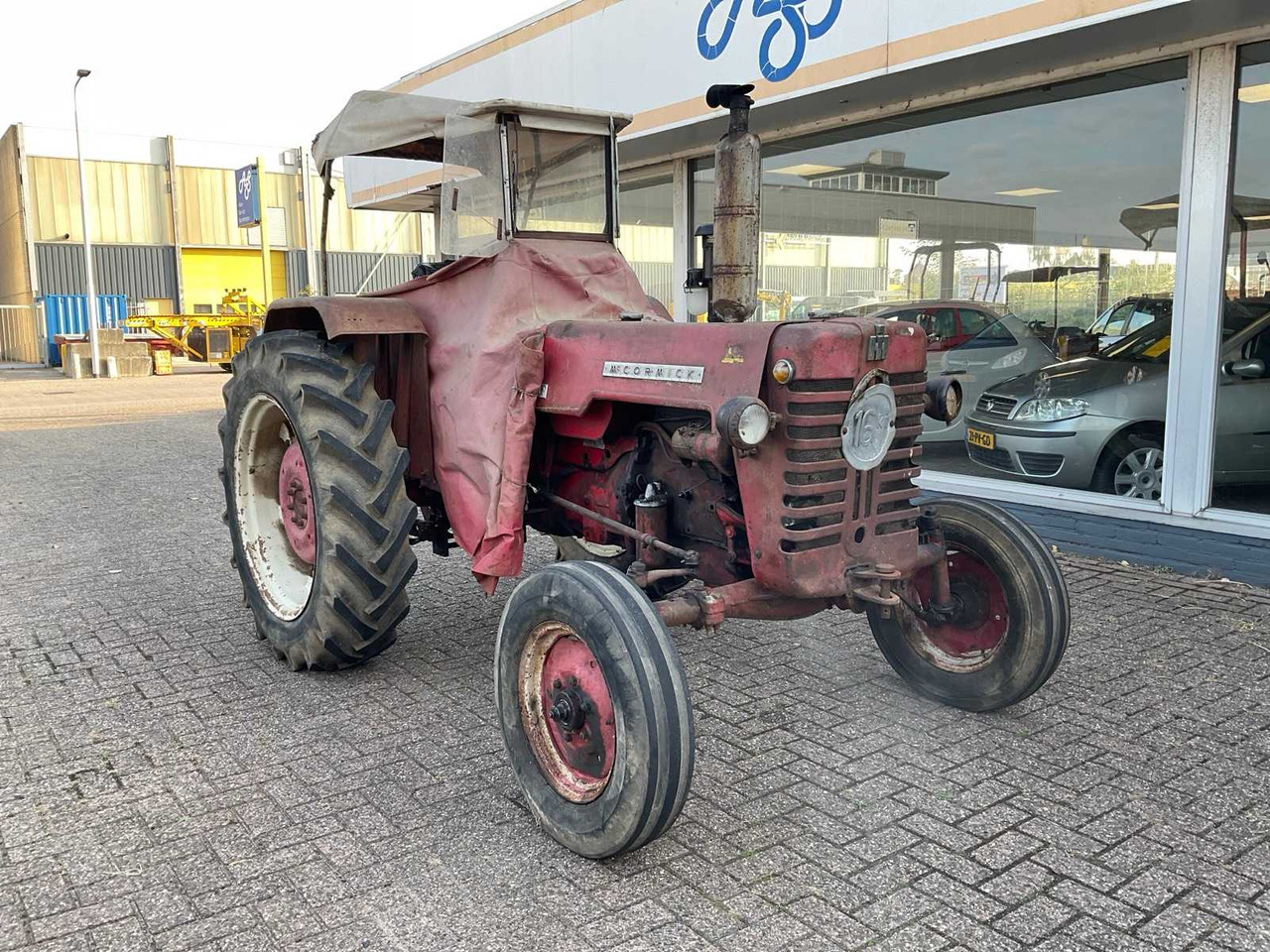 Mc Cormick D432 - Traktor: bilde 2 Mc Cormick D432 - Traktor: bilde 2