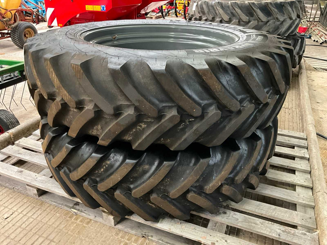 Michelin Spraybib - Dekk og felger for Traktor: bilde 1 Michelin Spraybib - Dekk og felger for Traktor: bilde 1