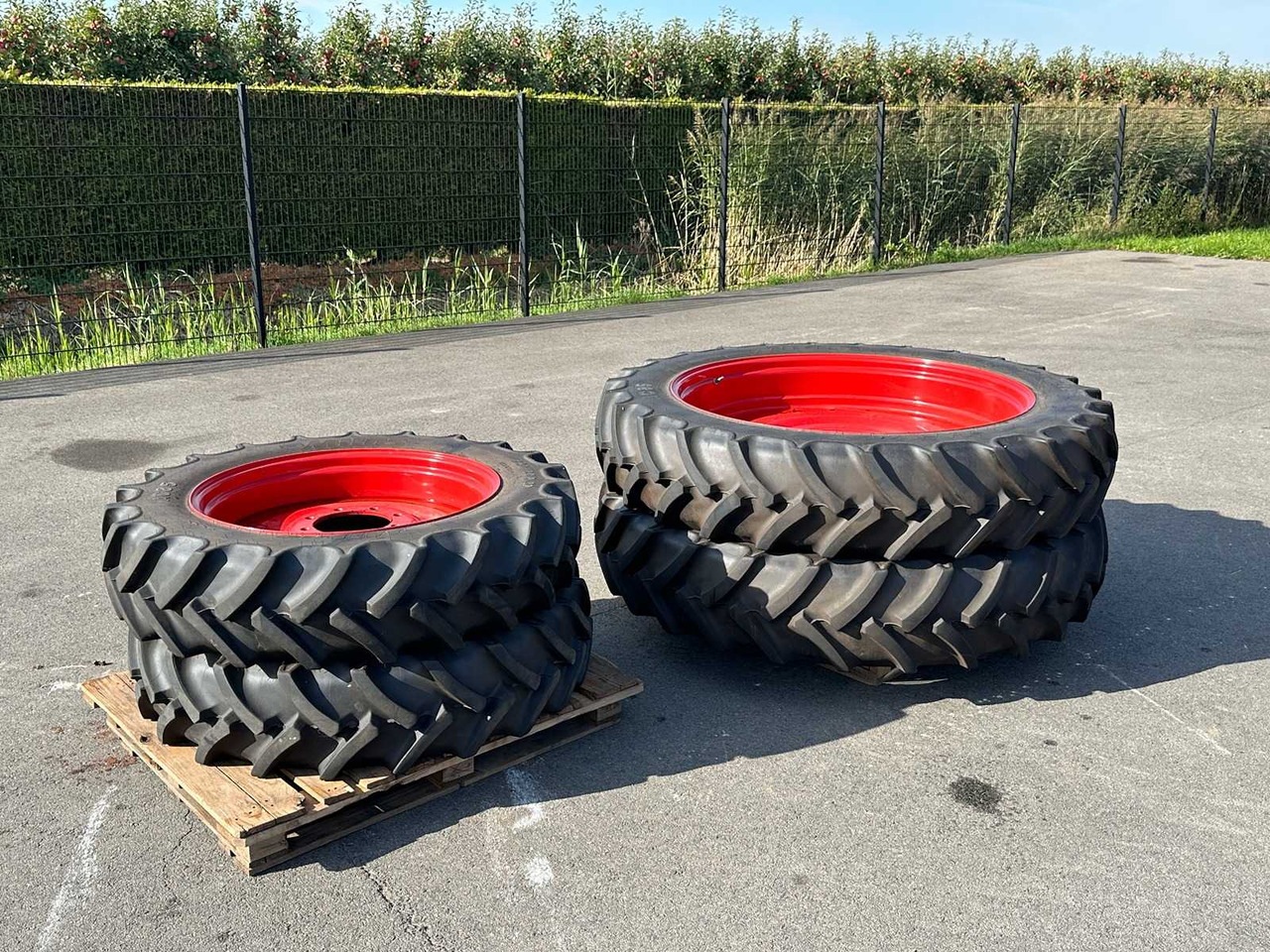 Mitas AC85 - Dekk og felger for Traktor: bilde 1 Mitas AC85 - Dekk og felger for Traktor: bilde 1