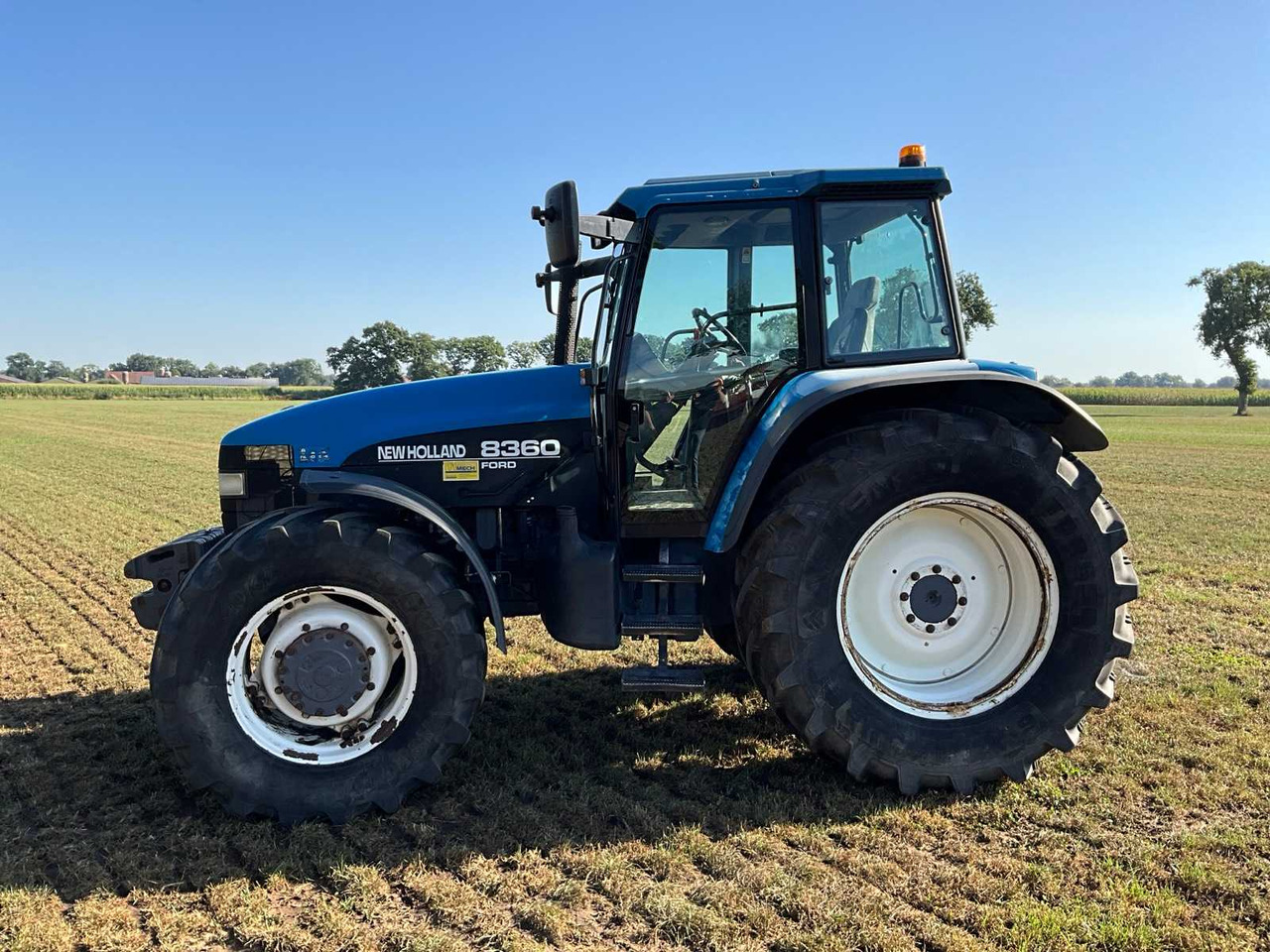 New Holland 1998 NEW HOLLAND 8360 DT ALL-WHEEL DRIVE FARM TRACTOR - Traktor: bilde 2 New Holland 1998 NEW HOLLAND 8360 DT ALL-WHEEL DRIVE FARM TRACTOR - Traktor: bilde 2