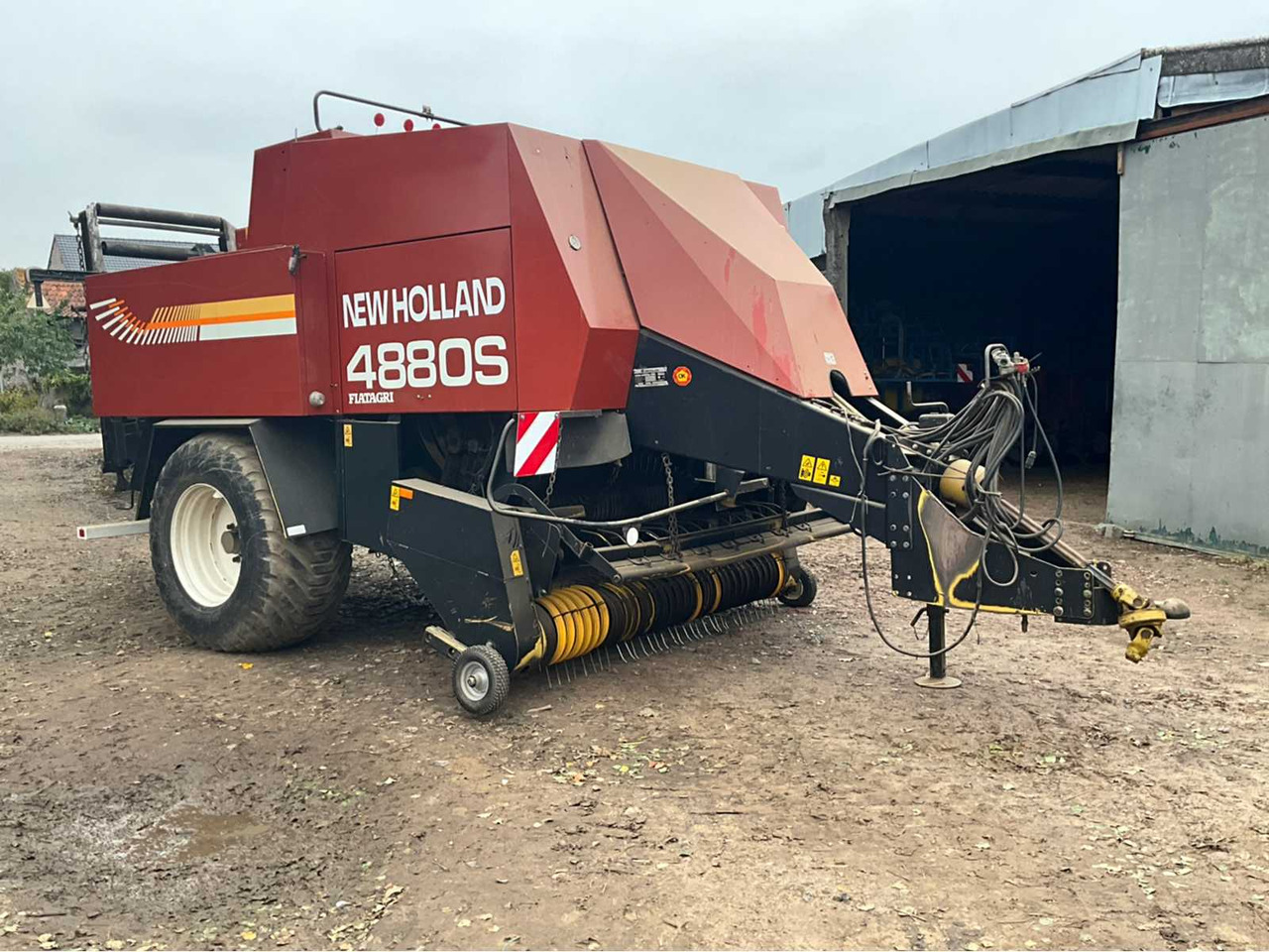 New Holland 4880S - Rundballepresse: bilde 3 New Holland 4880S - Rundballepresse: bilde 3