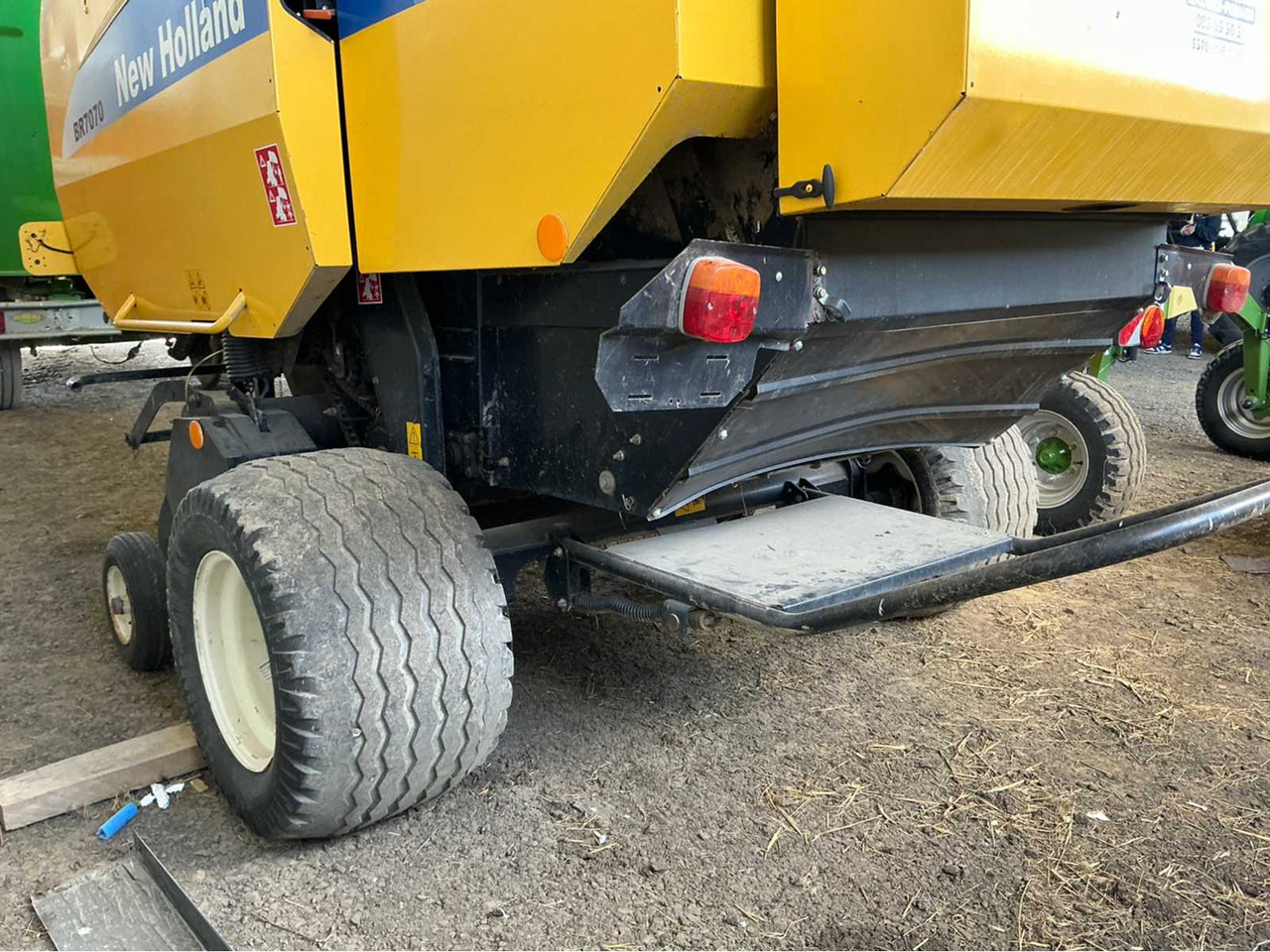 Rundballepresse New Holland BR7070: bilde 18