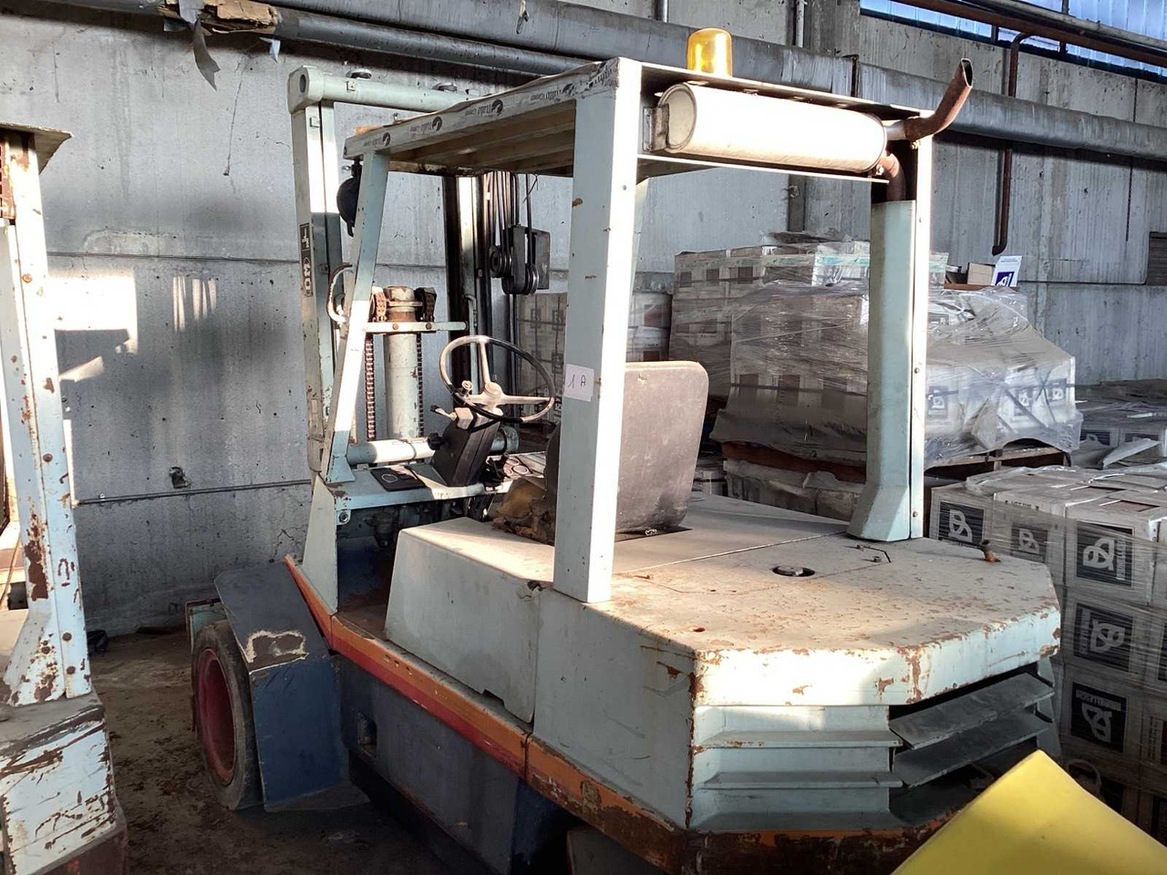 OM FORKLIFT - Gaffeltruck: bilde 1 OM FORKLIFT - Gaffeltruck: bilde 1