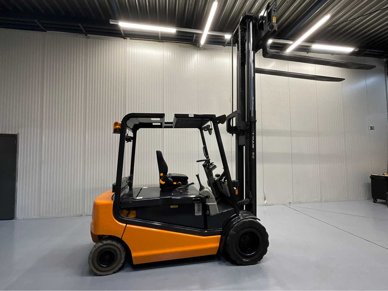 STILL R60-50 FORKLIFT 5000KG WITH FORK POSITIONER - BATTERY 2018 - FORKS 2400MM - Gaffeltruck: bilde 4 STILL R60-50 FORKLIFT 5000KG WITH FORK POSITIONER - BATTERY 2018 - FORKS 2400MM - Gaffeltruck: bilde 4