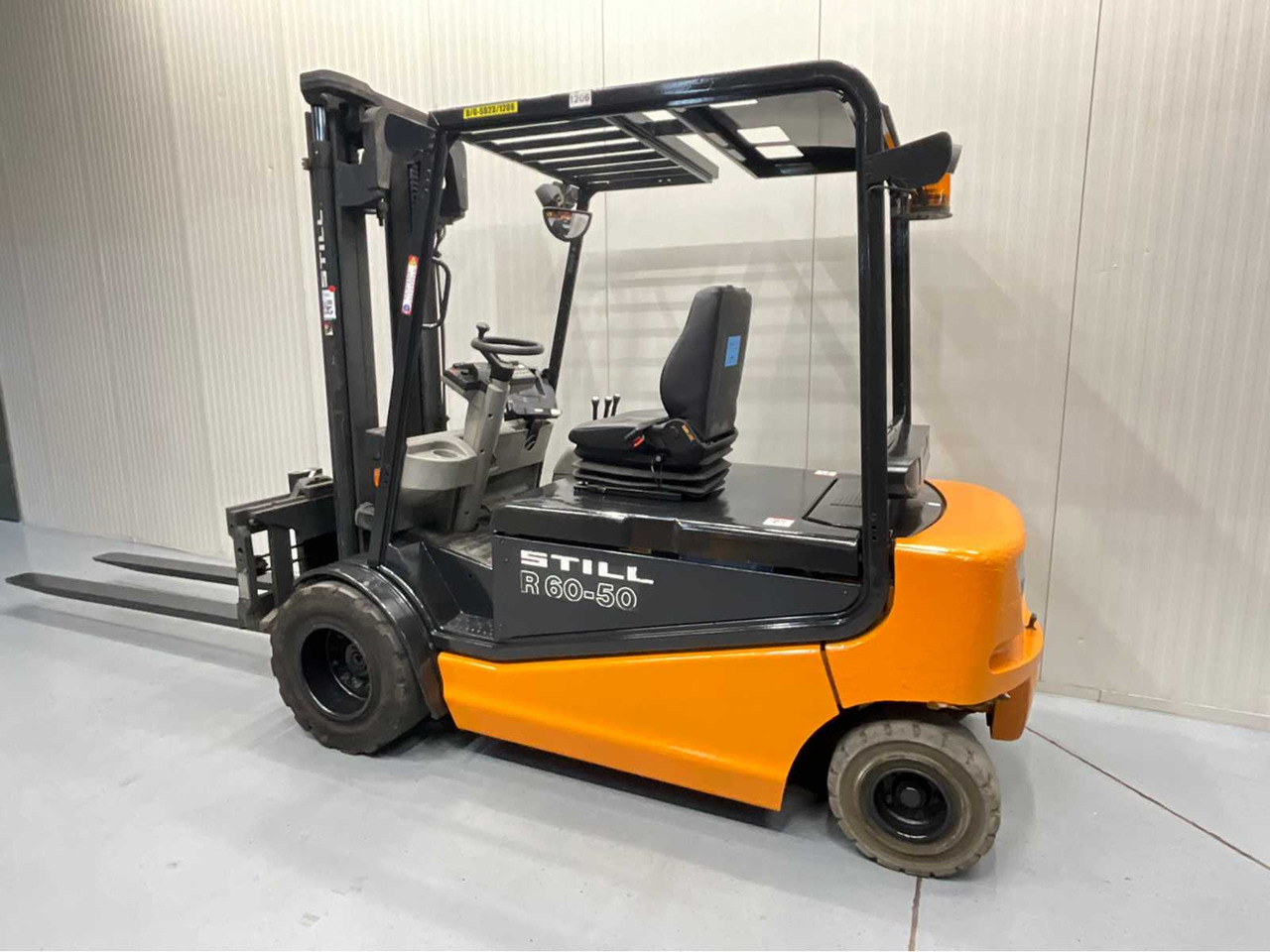 STILL R60-50 FORKLIFT 5000KG WITH FORK POSITIONER - BATTERY 2018 - FORKS 2400MM - Gaffeltruck: bilde 3 STILL R60-50 FORKLIFT 5000KG WITH FORK POSITIONER - BATTERY 2018 - FORKS 2400MM - Gaffeltruck: bilde 3
