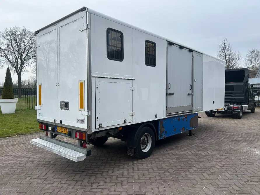 2001 COOPER 6.9 TON HORSE TRAILER BE SEMI-TRAILER - Semitrailer: bilde 1 2001 COOPER 6.9 TON HORSE TRAILER BE SEMI-TRAILER - Semitrailer: bilde 1