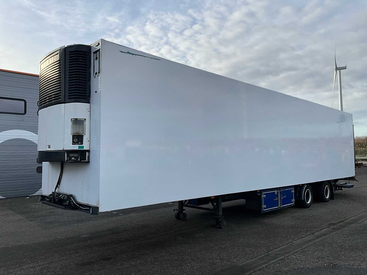 PACTON 2530 PL-S REFRIGERATED SEMI-TRAILER OB-84-YX - Semitrailer: bilde 1 PACTON 2530 PL-S REFRIGERATED SEMI-TRAILER OB-84-YX - Semitrailer: bilde 1