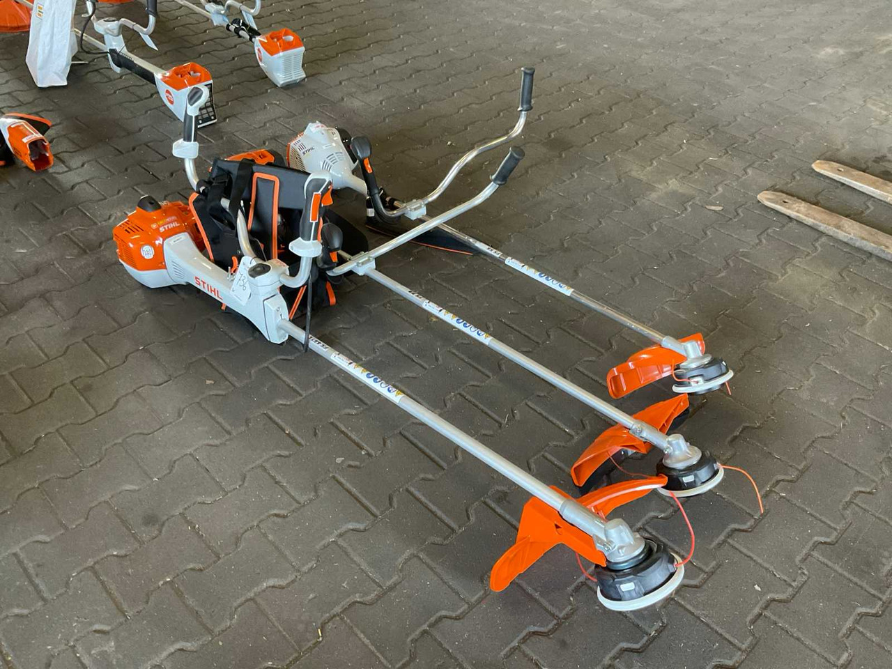 Stihl - Krattknuser: bilde 1 Stihl - Krattknuser: bilde 1