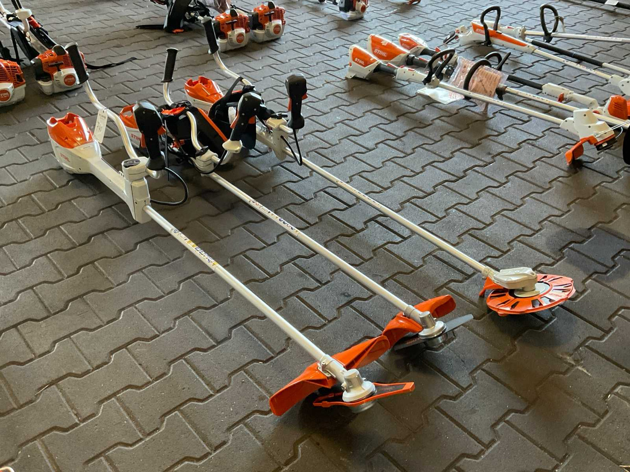 Stihl - Krattknuser: bilde 1 Stihl - Krattknuser: bilde 1