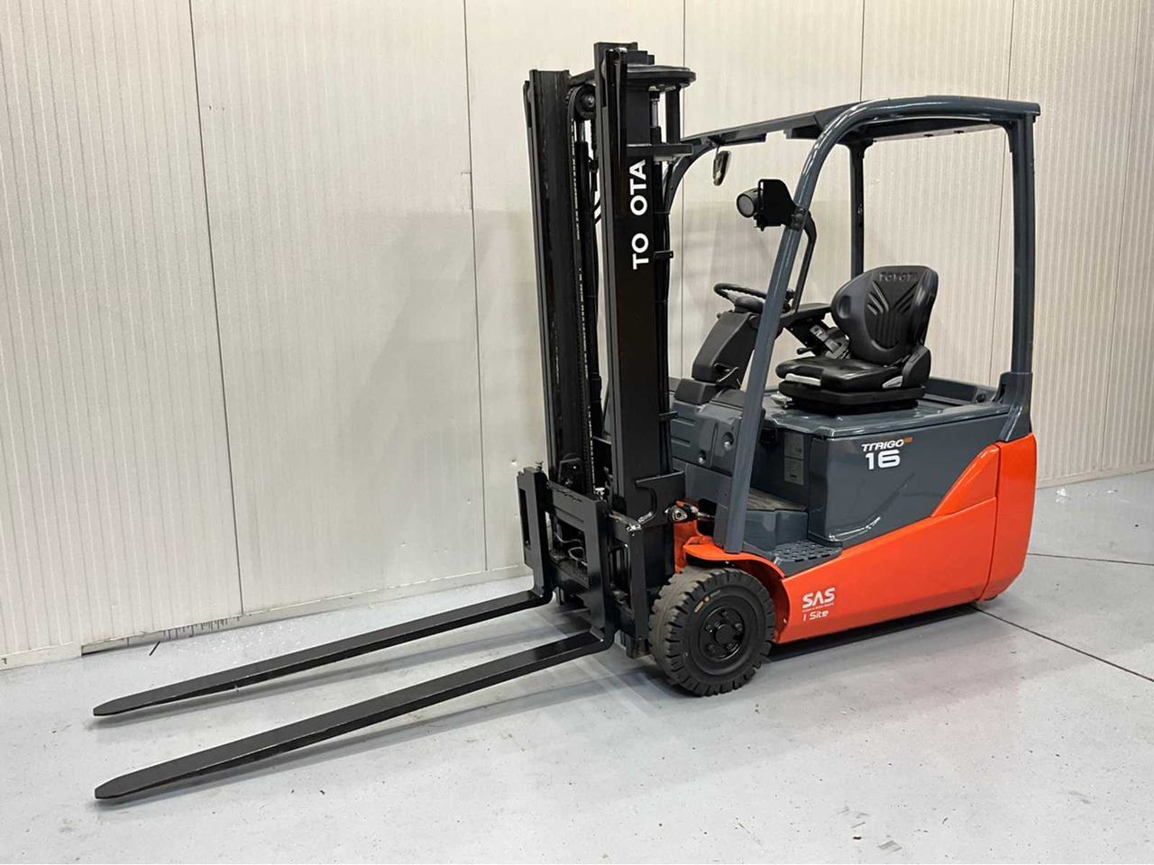 TOYOTA - 8FBE16T - FORKLIFT YEAR OF MANUFACTURE 2019- SPOONS 160CM - 7325 HOURS - SIDE-SHIFT - Gaffeltruck: bilde 1 TOYOTA - 8FBE16T - FORKLIFT YEAR OF MANUFACTURE 2019- SPOONS 160CM - 7325 HOURS - SIDE-SHIFT - Gaffeltruck: bilde 1