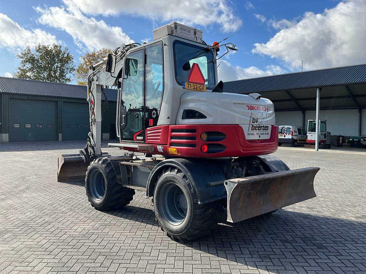 Takeuchi 2015 TAKEUCHI TB295W WHEELED EXCAVATOR - Hjulgraver: bilde 4 Takeuchi 2015 TAKEUCHI TB295W WHEELED EXCAVATOR - Hjulgraver: bilde 4