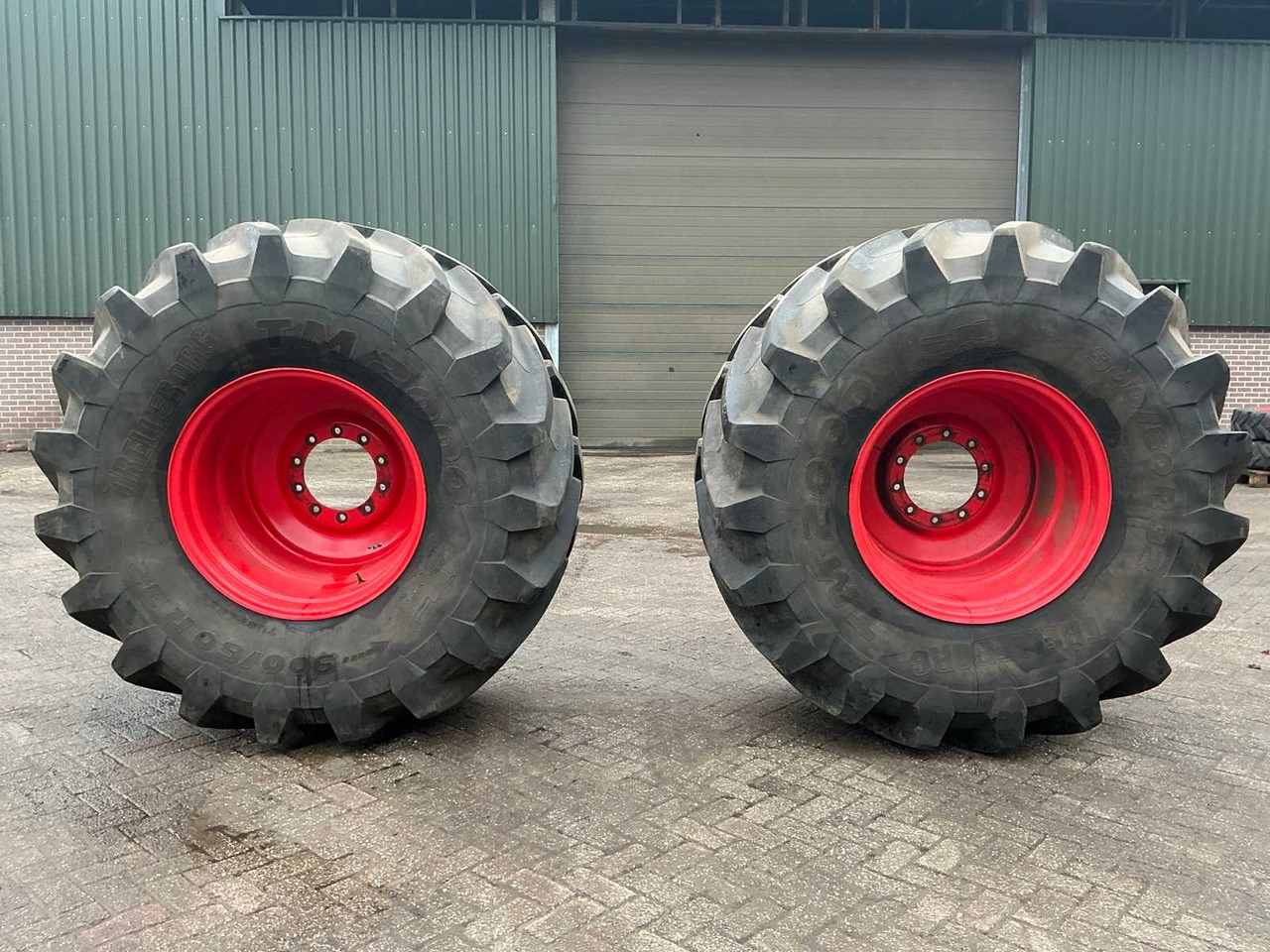 Trelleborg TM200 - Dekk og felger for Traktor: bilde 1 Trelleborg TM200 - Dekk og felger for Traktor: bilde 1