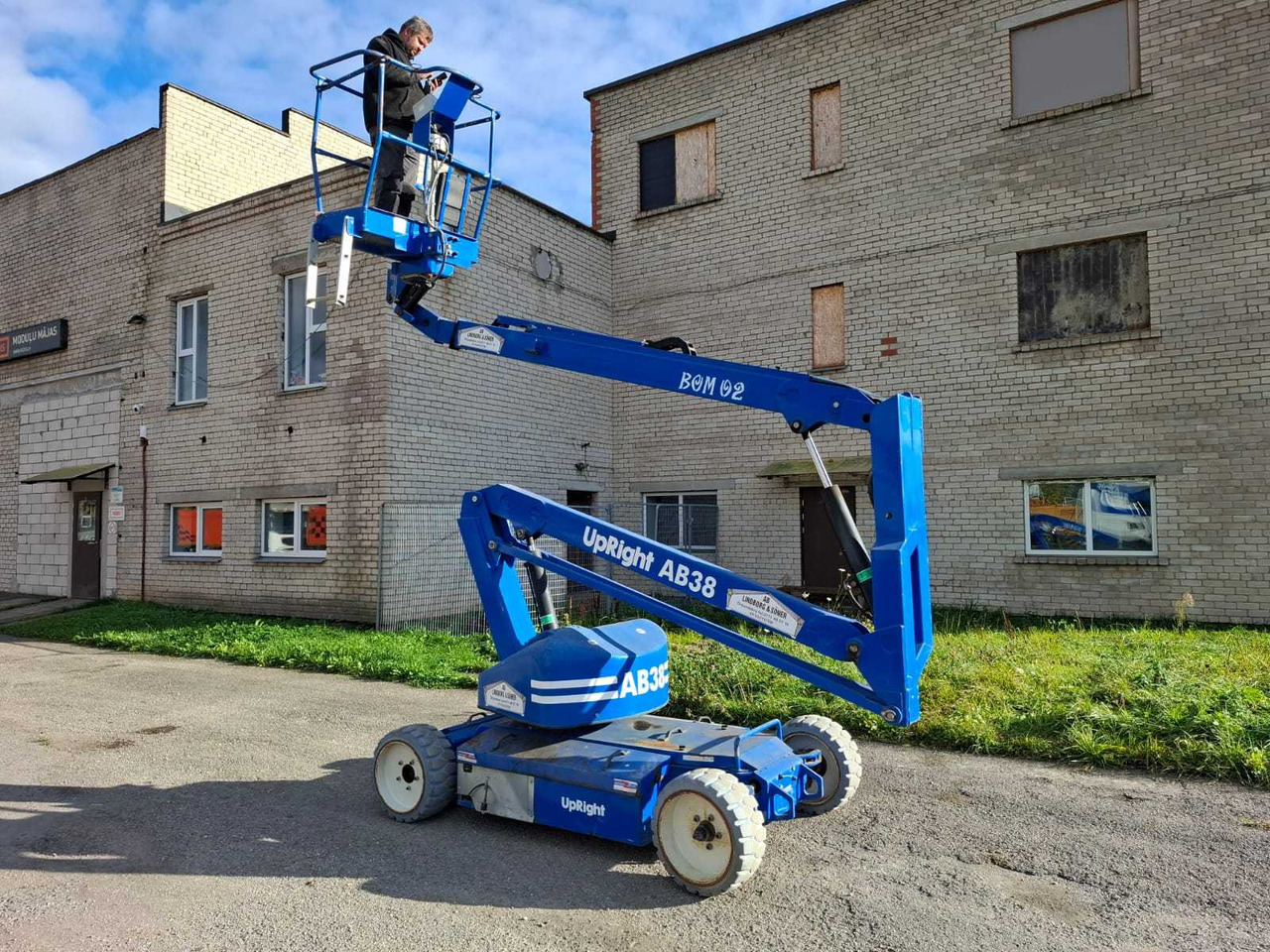 UpRight AB38N - Lift: bilde 2 UpRight AB38N - Lift: bilde 2