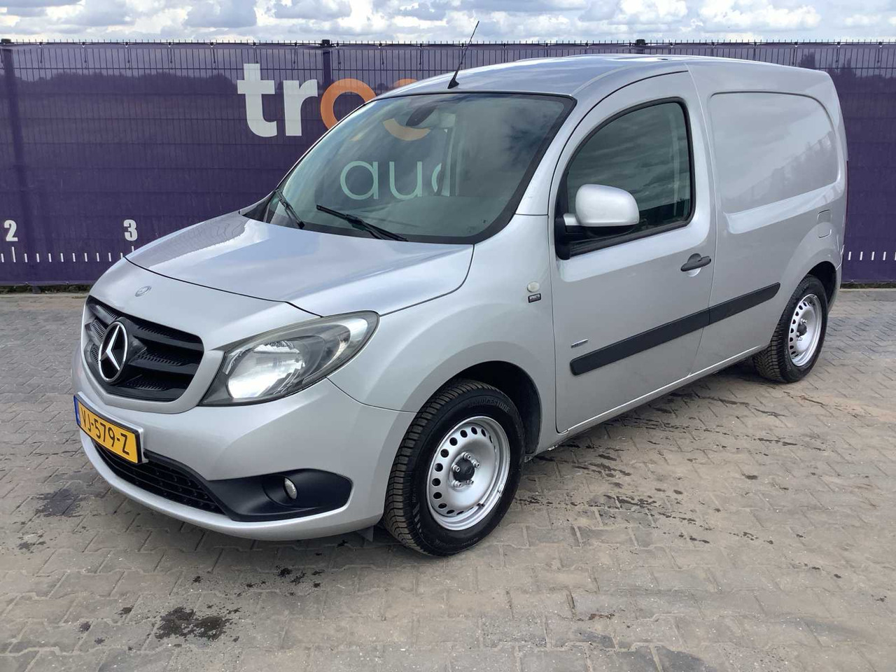 2014 - MERCEDES-BENZ - CITAN - 109 CDI BLUEEFF. - COMPANY CAR - Varebil: bilde 1 2014 - MERCEDES-BENZ - CITAN - 109 CDI BLUEEFF. - COMPANY CAR - Varebil: bilde 1