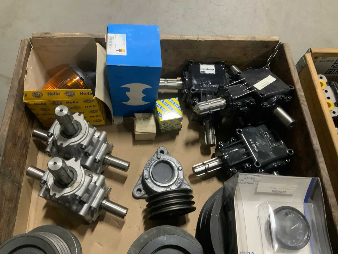 Various parts - Frontlaster for traktor: bilde 4 Various parts - Frontlaster for traktor: bilde 4