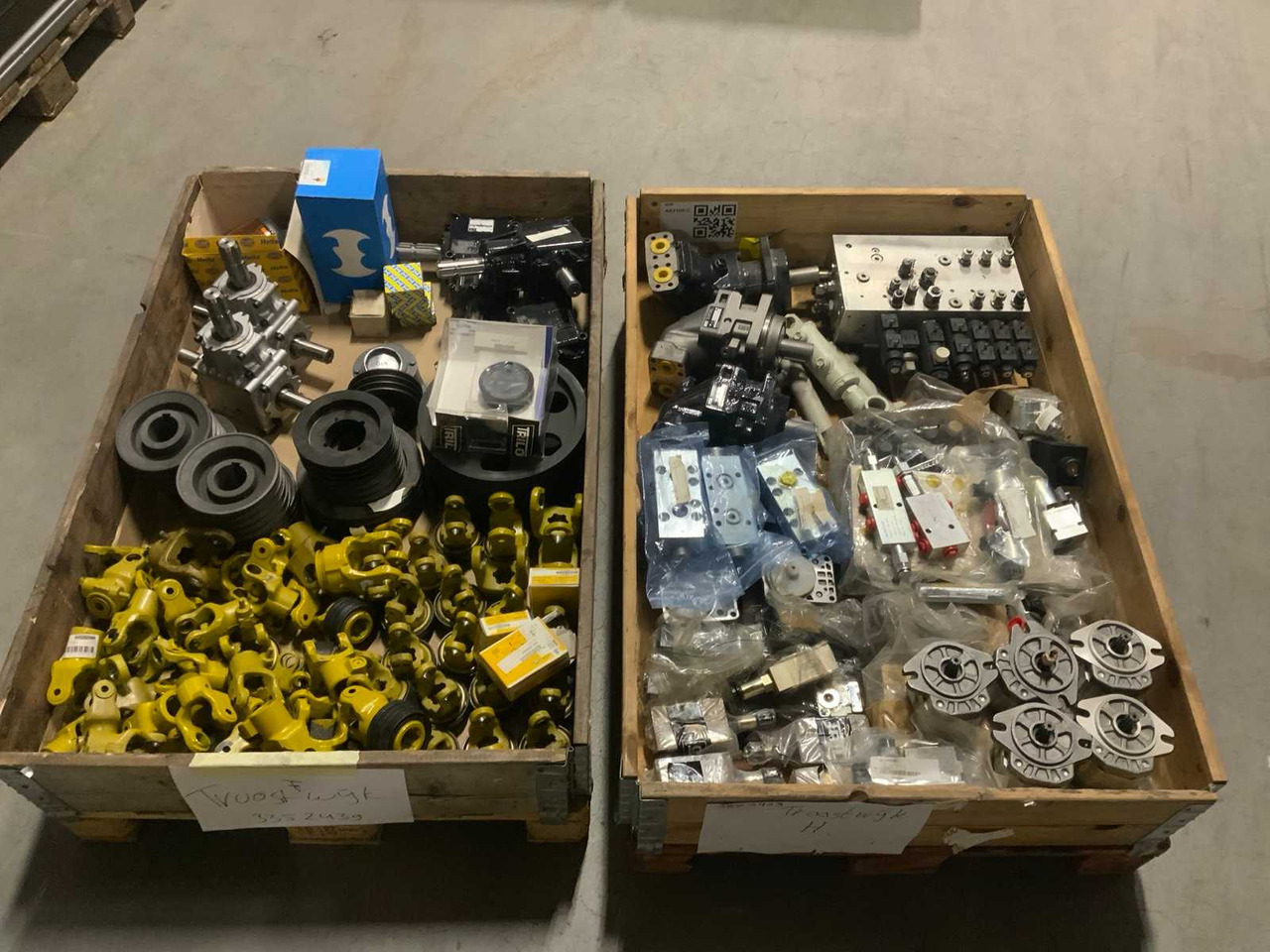 Various parts - Frontlaster for traktor: bilde 1 Various parts - Frontlaster for traktor: bilde 1