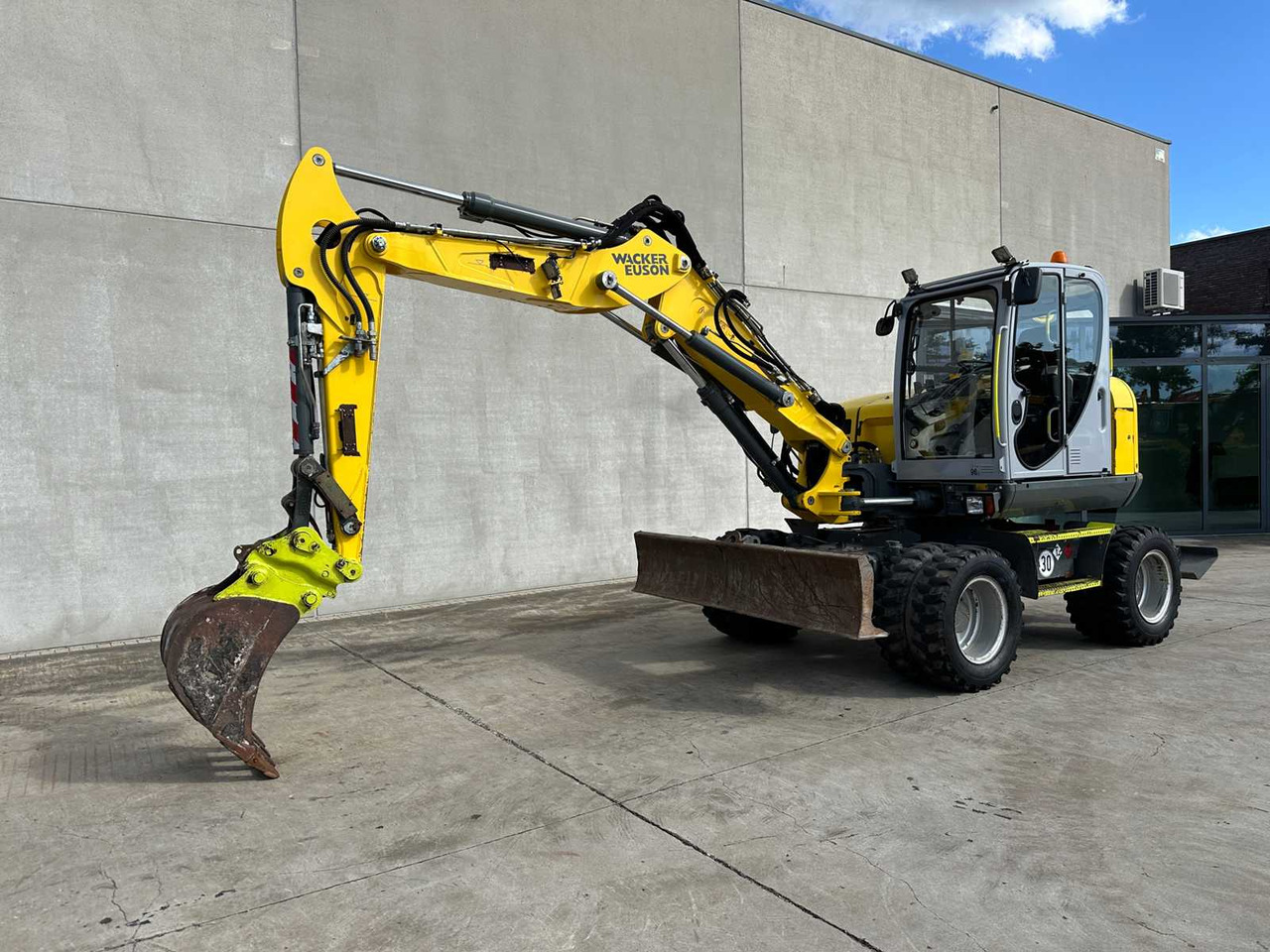 WACKER NEUSON - 2019 - EW100 - WHEELED EXCAVATOR - Hjulgraver: bilde 1 WACKER NEUSON - 2019 - EW100 - WHEELED EXCAVATOR - Hjulgraver: bilde 1