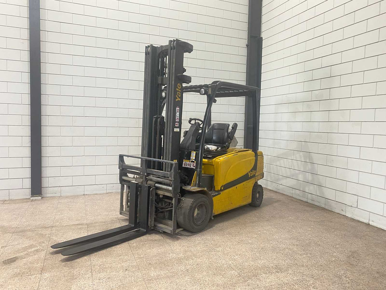 YALE - ERP35VL - FORKLIFT TRIPLEX - SIDE-SHIFT - FORK SETTER - Gaffeltruck: bilde 1 YALE - ERP35VL - FORKLIFT TRIPLEX - SIDE-SHIFT - FORK SETTER - Gaffeltruck: bilde 1