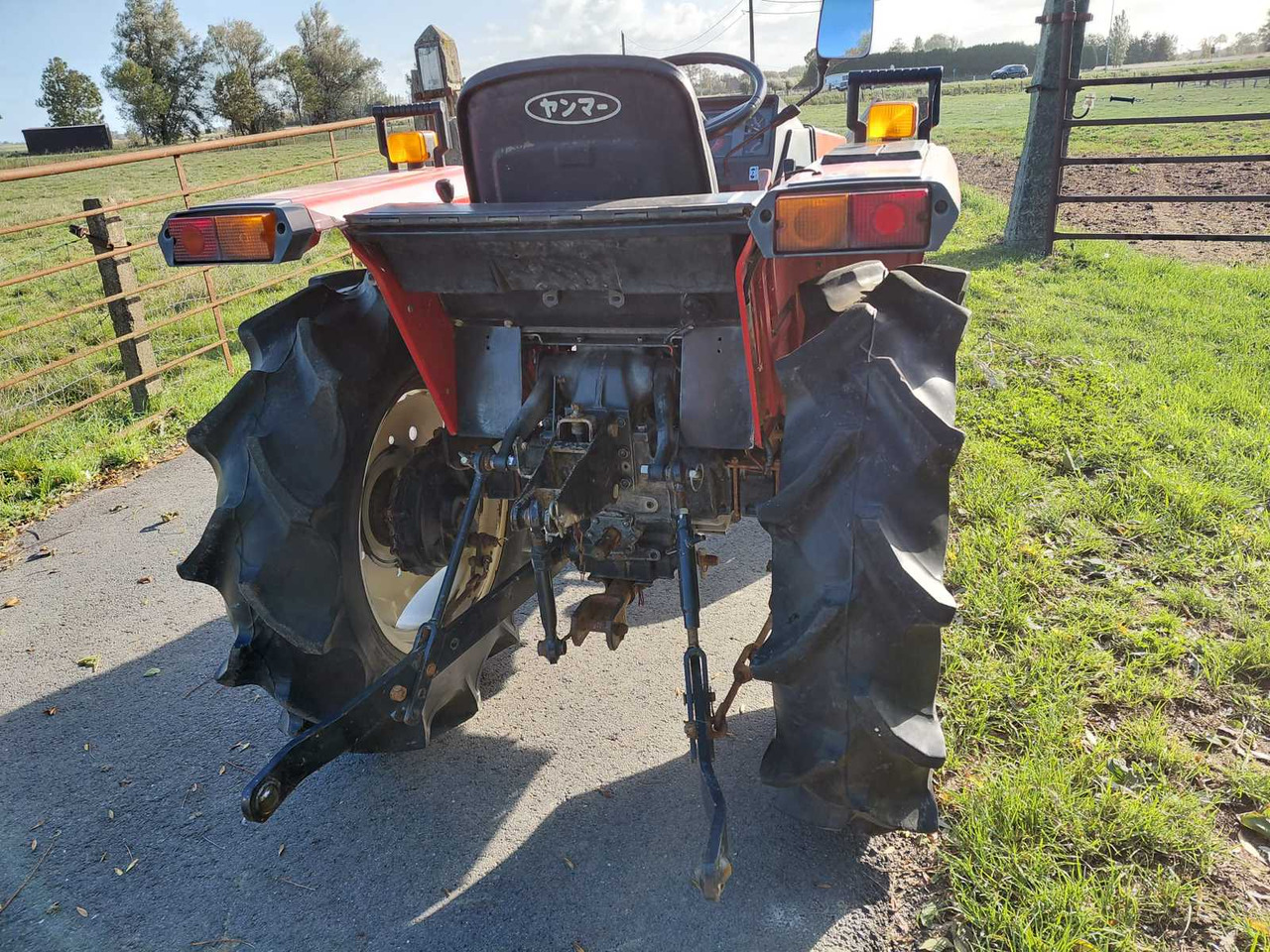 Yanmar F125 - Minitraktor: bilde 4 Yanmar F125 - Minitraktor: bilde 4
