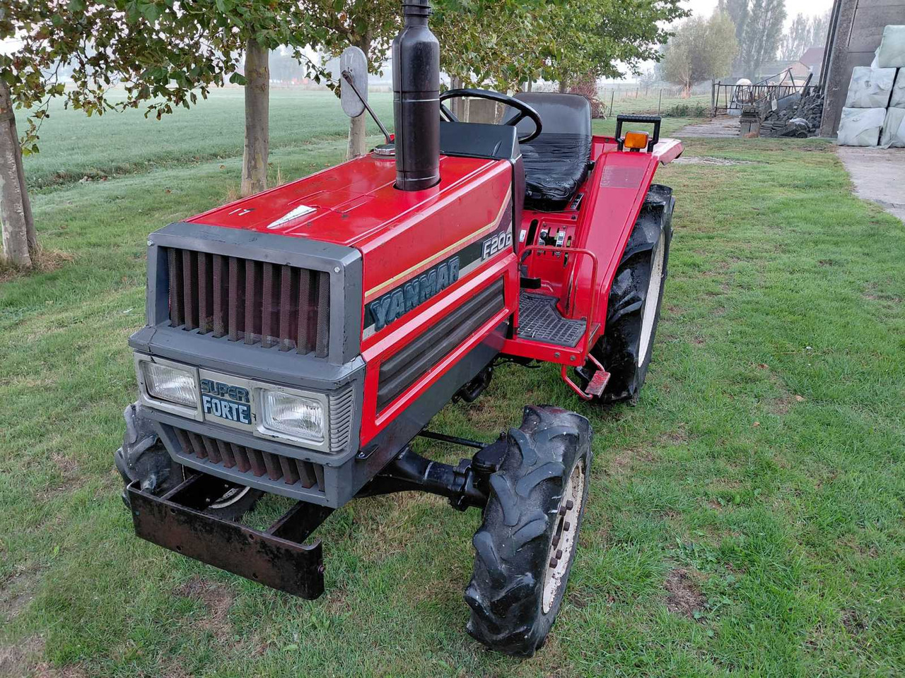 Yanmar F20 - Minitraktor: bilde 1 Yanmar F20 - Minitraktor: bilde 1