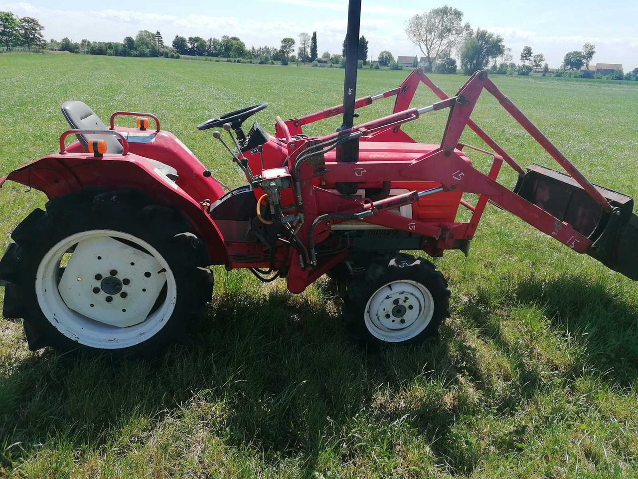Yanmar YM1610D - Minitraktor: bilde 4 Yanmar YM1610D - Minitraktor: bilde 4