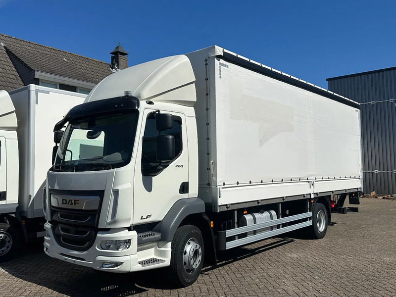 DAF LF 260 LF260.16 EURO6. 2022. Schuifzeil bakwagen met Laadklep. - Kapellbil: bilde 1 DAF LF 260 LF260.16 EURO6. 2022. Schuifzeil bakwagen met Laadklep. - Kapellbil: bilde 1