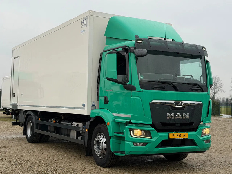 MAN TGM TGM 18.280. EURO6. 2021. KOEL BAKWAGEN MET LAADKLEP - Lastebil med kjøl: bilde 2 MAN TGM TGM 18.280. EURO6. 2021. KOEL BAKWAGEN MET LAADKLEP - Lastebil med kjøl: bilde 2