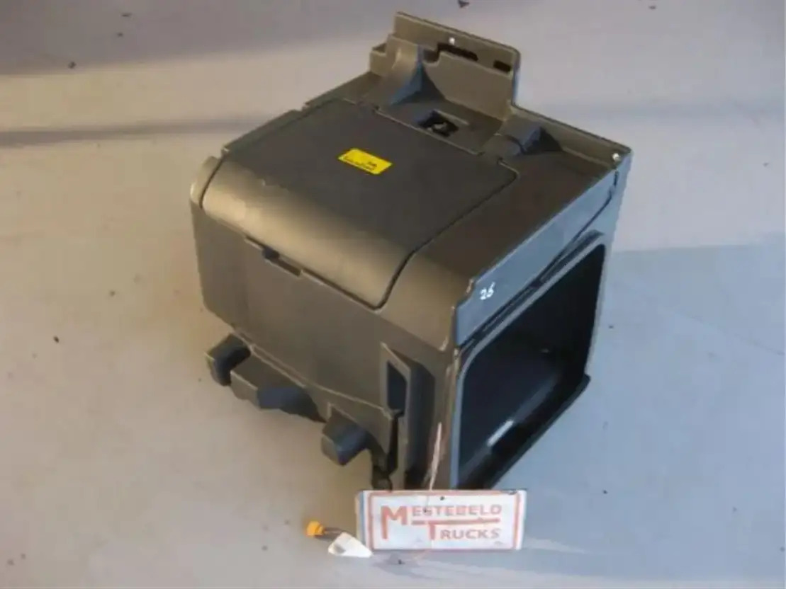 MAN Opbergvak TGX - Førerhus og interiør for Lastebil: bilde 1 MAN Opbergvak TGX - Førerhus og interiør for Lastebil: bilde 1