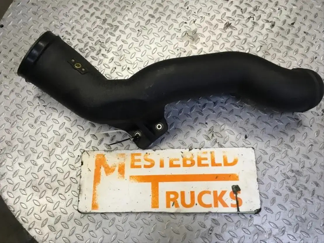 Mercedes-Benz Luchtinlaatpijp - Innsugsrør for Lastebil: bilde 1 Mercedes-Benz Luchtinlaatpijp - Innsugsrør for Lastebil: bilde 1