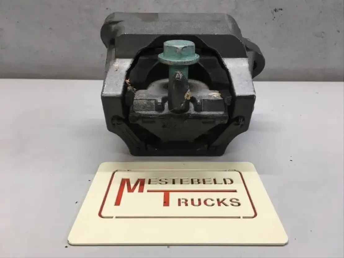 Mercedes-Benz Motorsteun linksvoor - Ramme/ Chassis for Lastebil: bilde 1 Mercedes-Benz Motorsteun linksvoor - Ramme/ Chassis for Lastebil: bilde 1