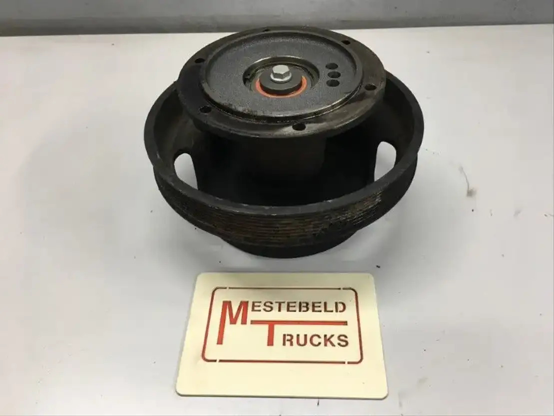 Mercedes-Benz Poelie met ventilatorflens Actros - Motor og deler for Lastebil: bilde 1 Mercedes-Benz Poelie met ventilatorflens Actros - Motor og deler for Lastebil: bilde 1