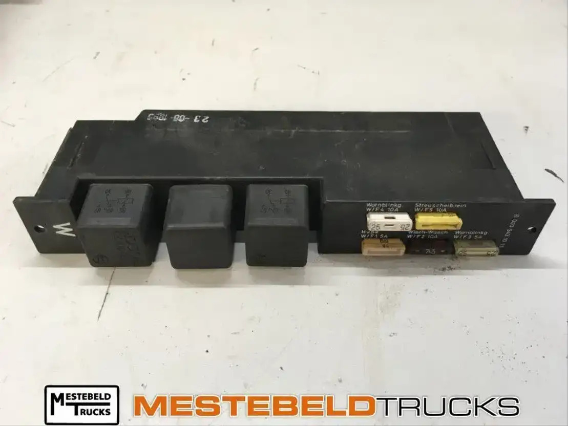Mercedes-Benz Ruitenwisser- en knipperlichtmodule - Elektrisk system for Lastebil: bilde 1 Mercedes-Benz Ruitenwisser- en knipperlichtmodule - Elektrisk system for Lastebil: bilde 1