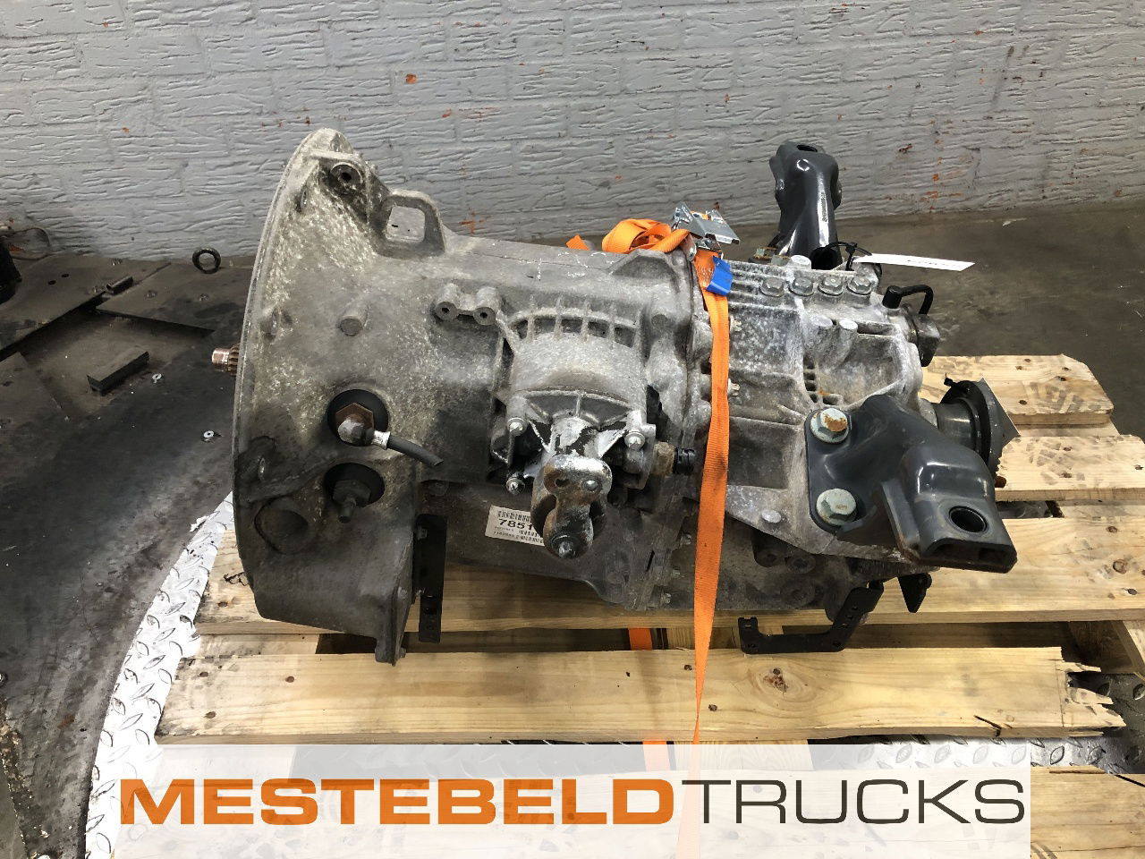 Mercedes-Benz Versnellingsbak G85-6 / 6,7-0,73 manuel - Girkasse og deler for Lastebil: bilde 1 Mercedes-Benz Versnellingsbak G85-6 / 6,7-0,73 manuel - Girkasse og deler for Lastebil: bilde 1