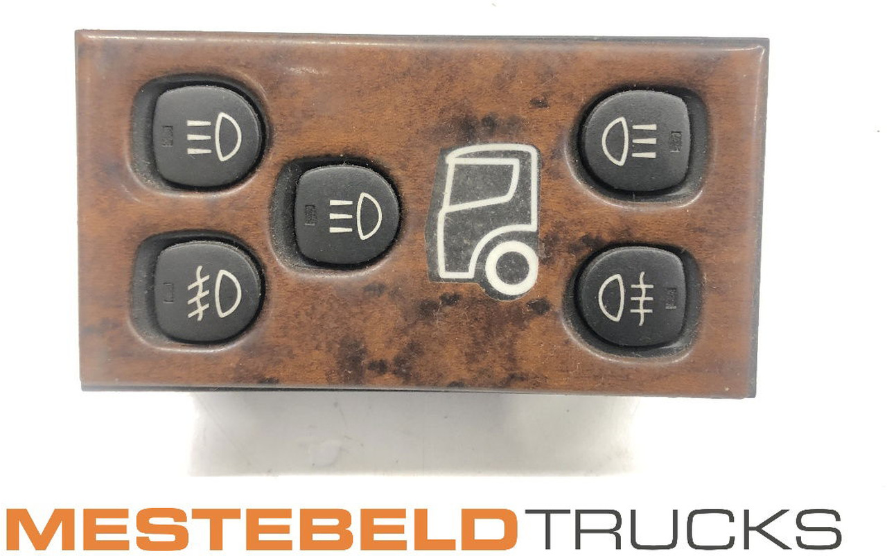 Scania Verlichtingsschakelaar mist- + grootlicht - Elektrisk system for Lastebil: bilde 1 Scania Verlichtingsschakelaar mist- + grootlicht - Elektrisk system for Lastebil: bilde 1