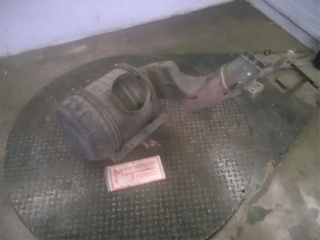 Volvo L uchtfilterhuis FL240 - Luftinntakssystem for Lastebil: bilde 1 Volvo L uchtfilterhuis FL240 - Luftinntakssystem for Lastebil: bilde 1