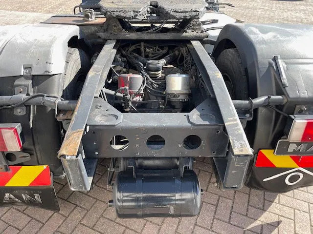 MAN 19.463 6 Cilinder Manual pomp EURO 2 - Trekkvogn: bilde 5 MAN 19.463 6 Cilinder Manual pomp EURO 2 - Trekkvogn: bilde 5