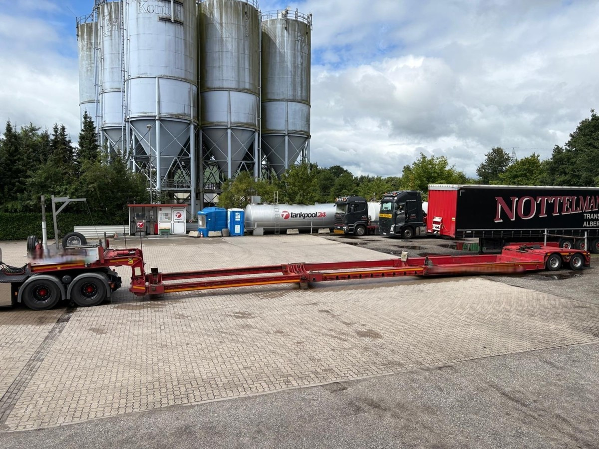 FAYMONVILLE STBZ - 2VAA Megamax Yachttransport - Lavloader semitrailer: bilde 1 FAYMONVILLE STBZ - 2VAA Megamax Yachttransport - Lavloader semitrailer: bilde 1