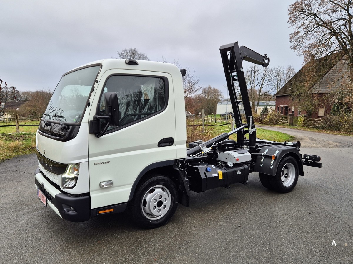 FUSO 3C15 Duonic Aut.City Abrollkipper AHK 3.5T - Krokbil: bilde 1 FUSO 3C15 Duonic Aut.City Abrollkipper AHK 3.5T - Krokbil: bilde 1