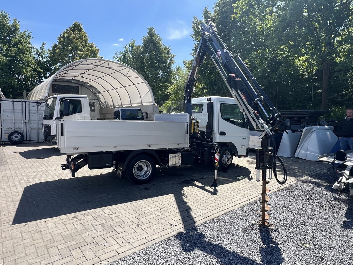 FUSO 3S15 Alu Pritsche 2.80m Ladekran Bohrgerät - Varebil med plan: bilde 2 FUSO 3S15 Alu Pritsche 2.80m Ladekran Bohrgerät - Varebil med plan: bilde 2