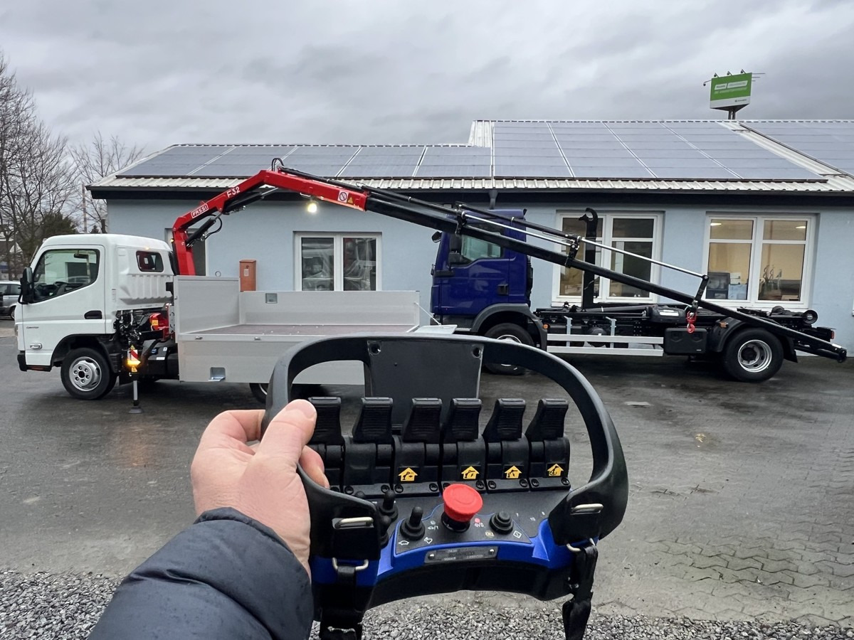 FUSO 3S15 Alu Pritsche 2.80m Ladekran Funk! - Varebil med plan: bilde 2 FUSO 3S15 Alu Pritsche 2.80m Ladekran Funk! - Varebil med plan: bilde 2