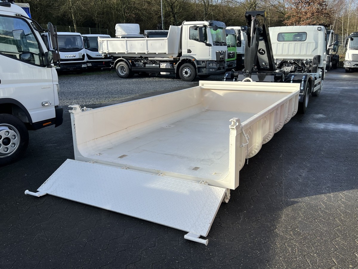 FUSO Canter FUSO 7C18 City Abrollkipper Miete - Krokbil: bilde 4 FUSO Canter FUSO 7C18 City Abrollkipper Miete - Krokbil: bilde 4