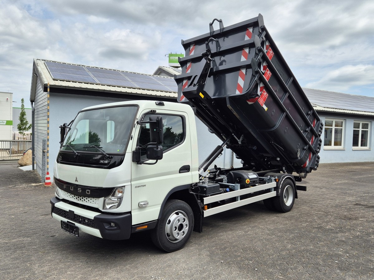 FUSO FUSO 9C18 40km/h City Abrollkipper Swiss - Krokbil: bilde 1 FUSO FUSO 9C18 40km/h City Abrollkipper Swiss - Krokbil: bilde 1