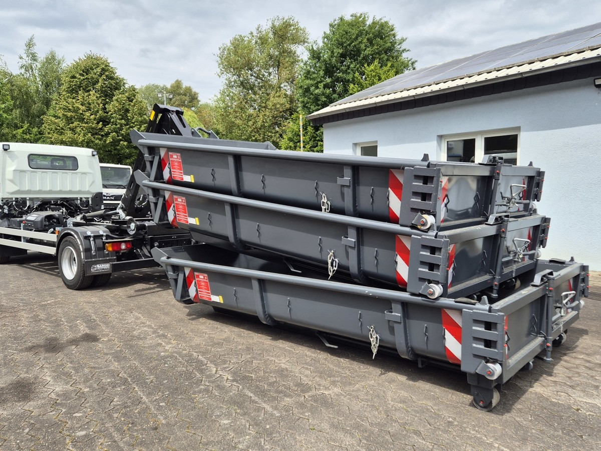 FUSO FUSO 9C18 40km/h City Abrollkipper WLF Swiss CH - Krokbil: bilde 2 FUSO FUSO 9C18 40km/h City Abrollkipper WLF Swiss CH - Krokbil: bilde 2