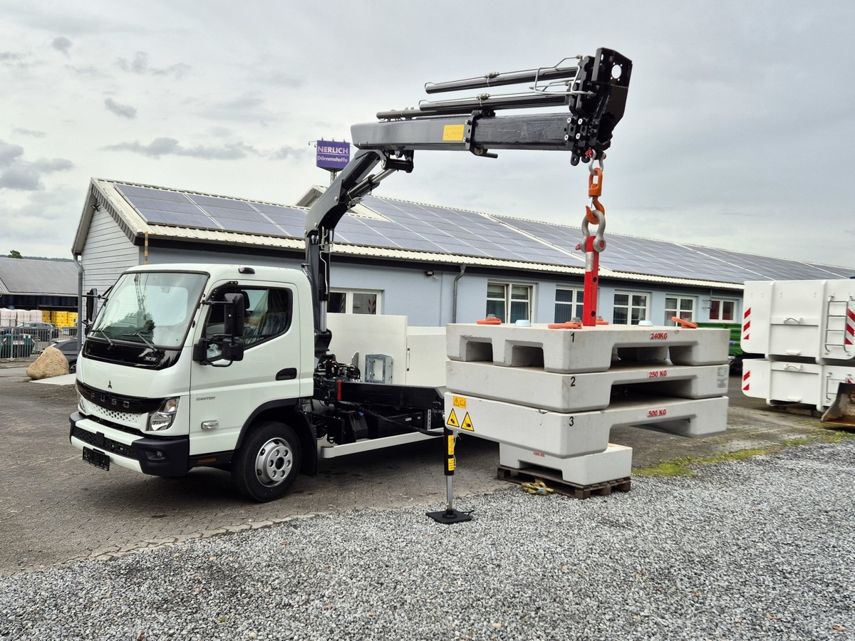 FUSO FUSO 9C18 Canter Alu Pritsche 5.5m Kran 3x hydr. - Varebil med plan: bilde 1 FUSO FUSO 9C18 Canter Alu Pritsche 5.5m Kran 3x hydr. - Varebil med plan: bilde 1