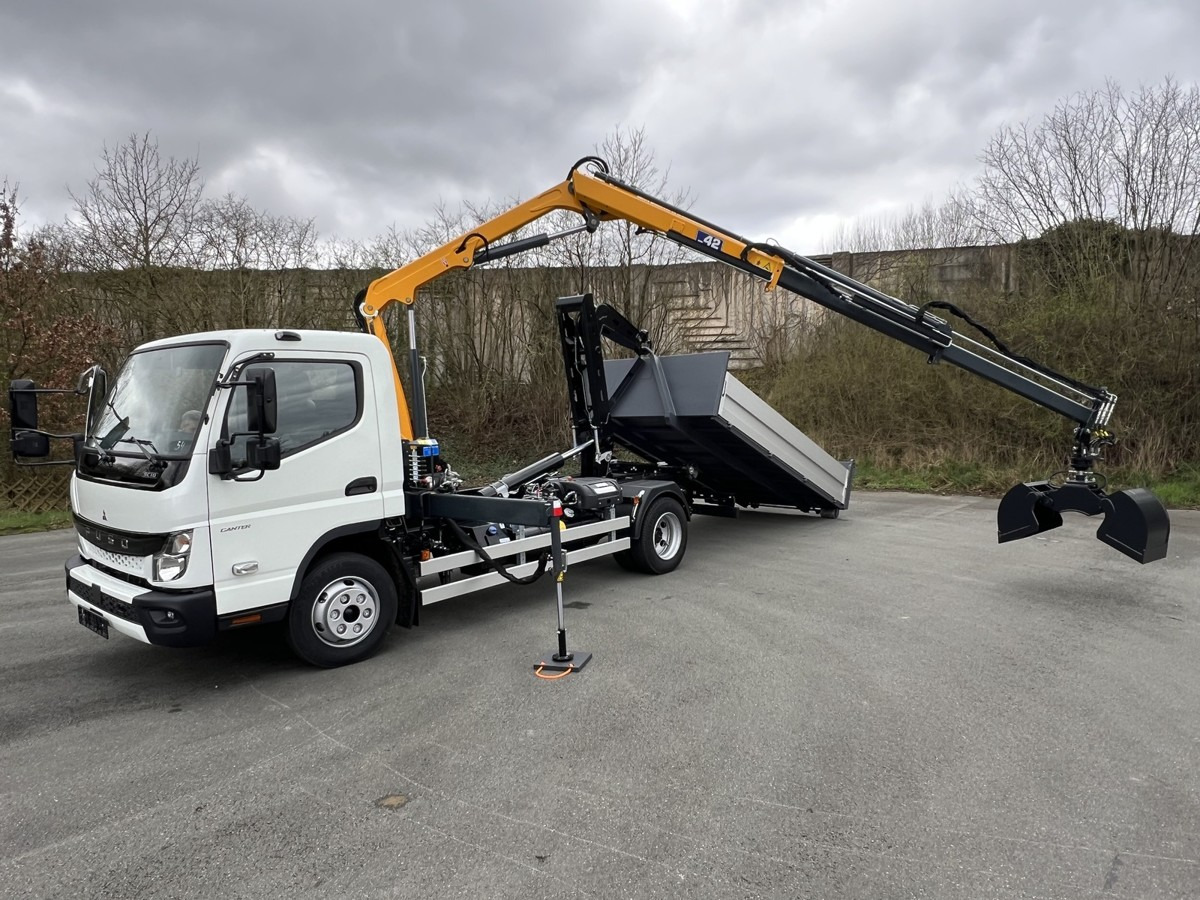 FUSO FUSO 9C18 City Abrollkipper + Ladekran m.Greifer - Varebil med tipp: bilde 3 FUSO FUSO 9C18 City Abrollkipper + Ladekran m.Greifer - Varebil med tipp: bilde 3