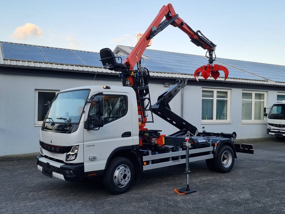 FUSO FUSO 9C18 City Abrollkipper + Z-Kran Recycling - Krokbil, Kranbil: bilde 2 FUSO FUSO 9C18 City Abrollkipper + Z-Kran Recycling - Krokbil, Kranbil: bilde 2