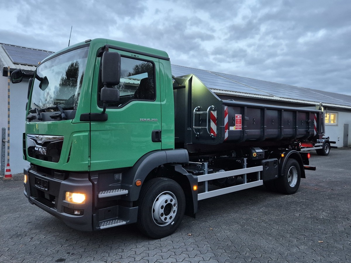 MAN TGM 15.250 Abrollkipper Multi Haken 900-1570mm - Krokbil: bilde 3 MAN TGM 15.250 Abrollkipper Multi Haken 900-1570mm - Krokbil: bilde 3