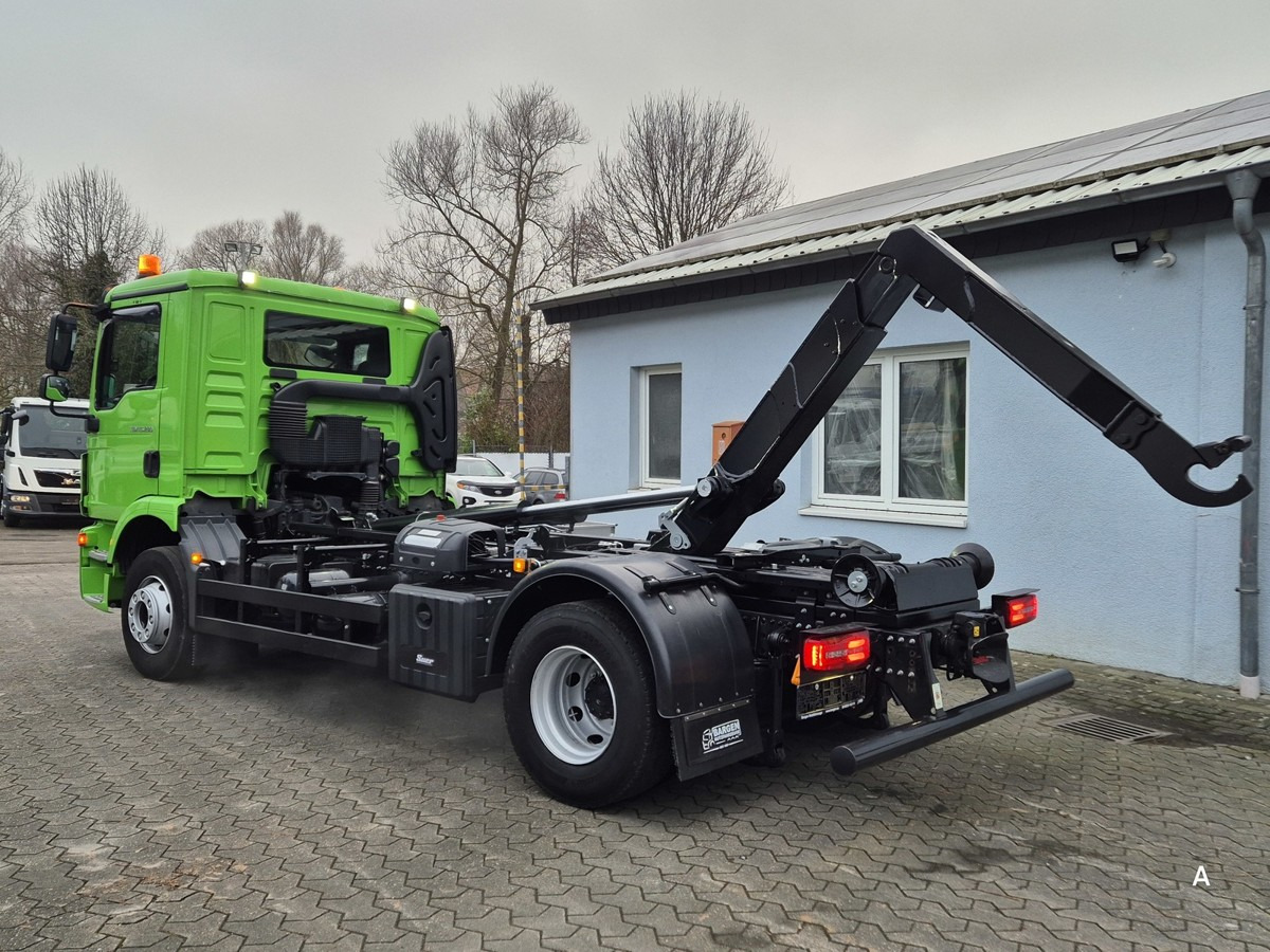 MAN TGM 15.290 BL Aut. Abrollkipper AHK - Krokbil: bilde 2 MAN TGM 15.290 BL Aut. Abrollkipper AHK - Krokbil: bilde 2